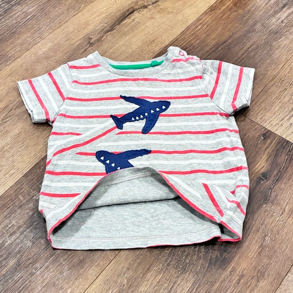Baby Boden Gray and Red Airplane Tee Shirt Top Plane Short Sleeves 18-24m - Picture 7 of 12